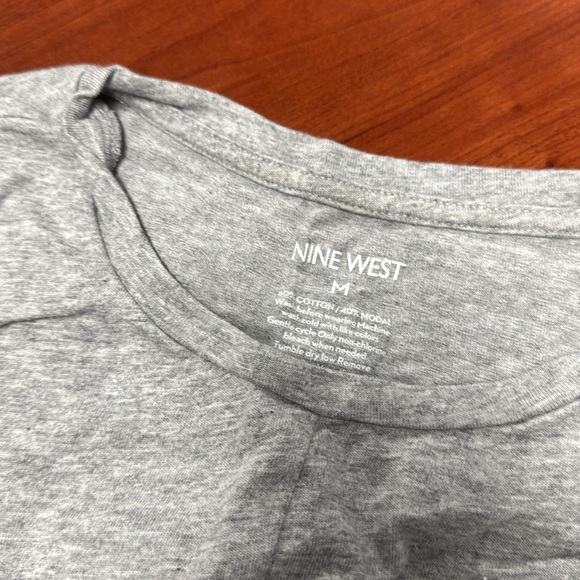 Nine West wrap tee M // 082135 - Picture 2 of 2